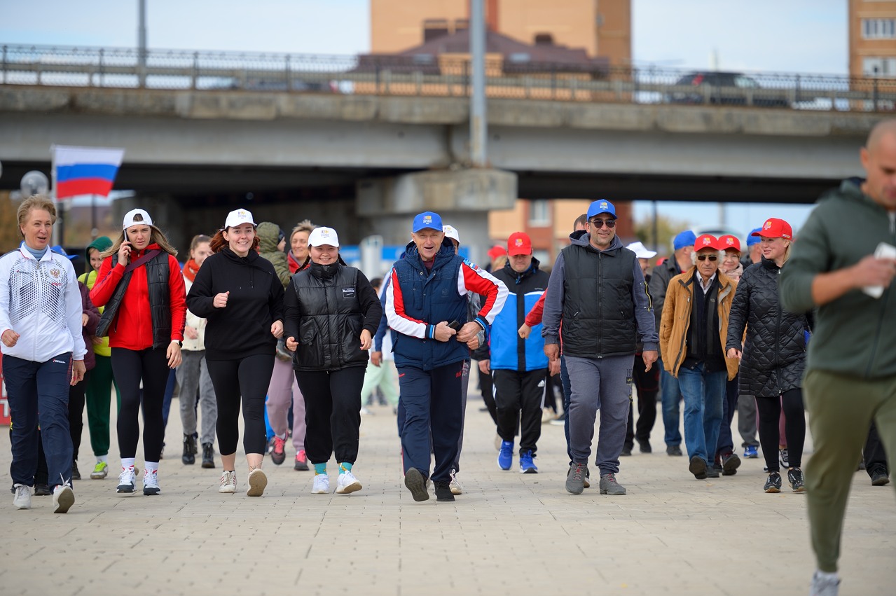 Оренбуржцы приняли участие в «Дне Ходьбы», проводимом в рамках реализации II этапа Всероссийского проекта «Спортивное Наследие - Здоровая Страна».